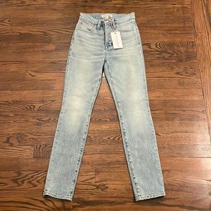 Madewell Rivet & Thread 11” high-rise size 24